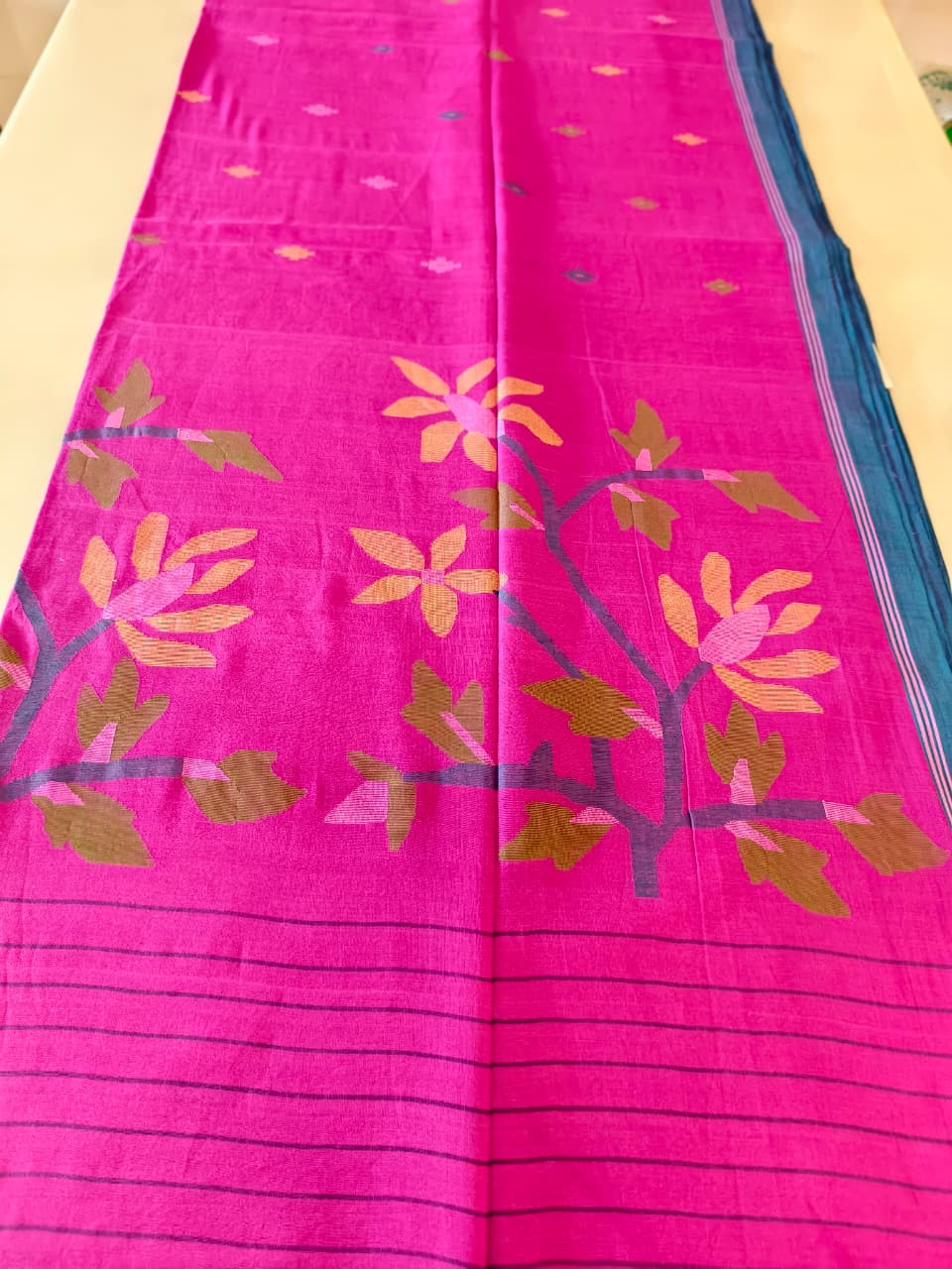ibrant Magenta Muslin Cotton Jamdani Handloom Saree