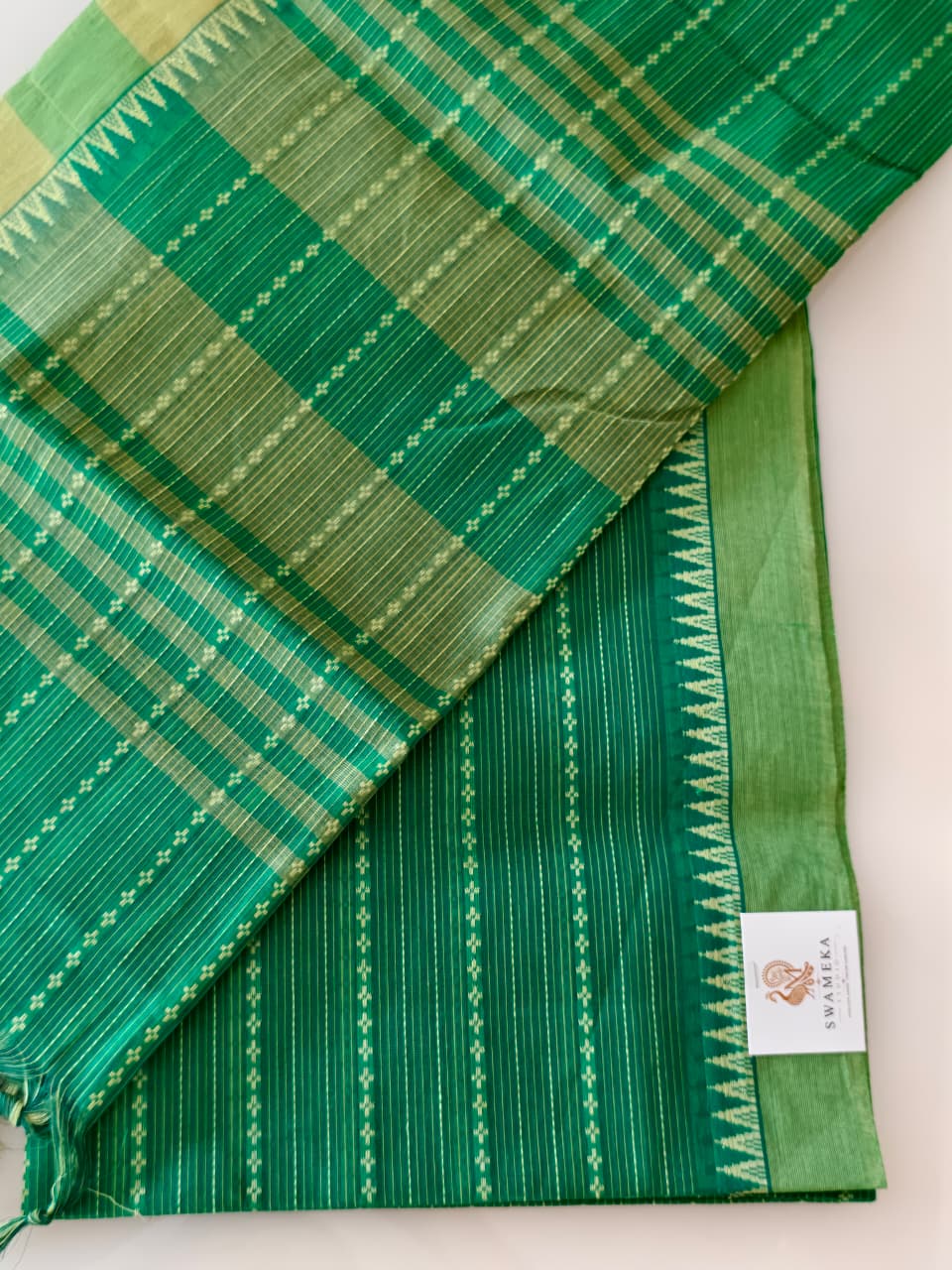 Emerald Green Pure Cotton woven Saree with Contrast Blouse