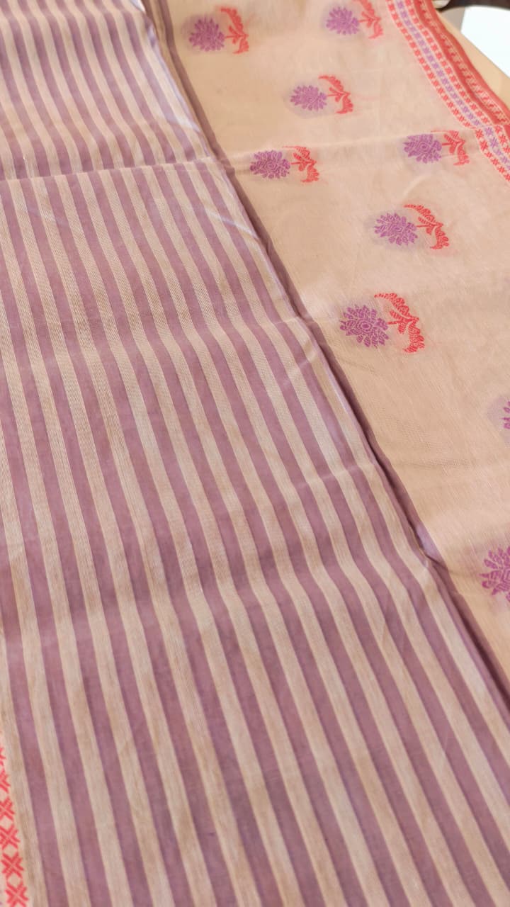 Lavender Pure Cotton Saree with woven Floral Motifs & Contrast Border